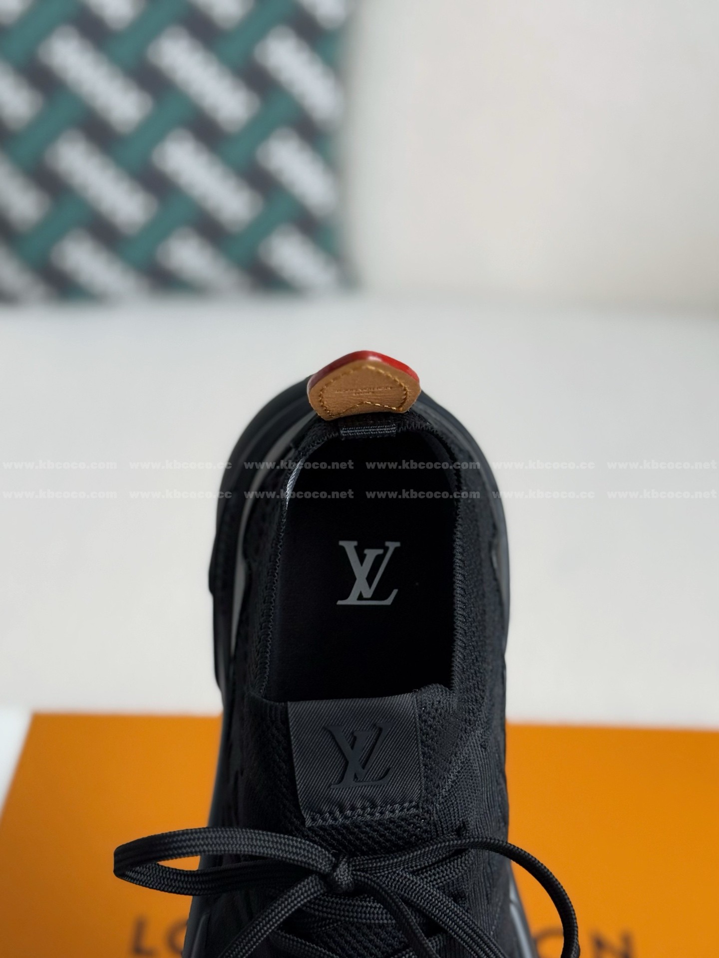 【#5969】 LOUIS VUITTON RUNNER TATIC SNEAKERS