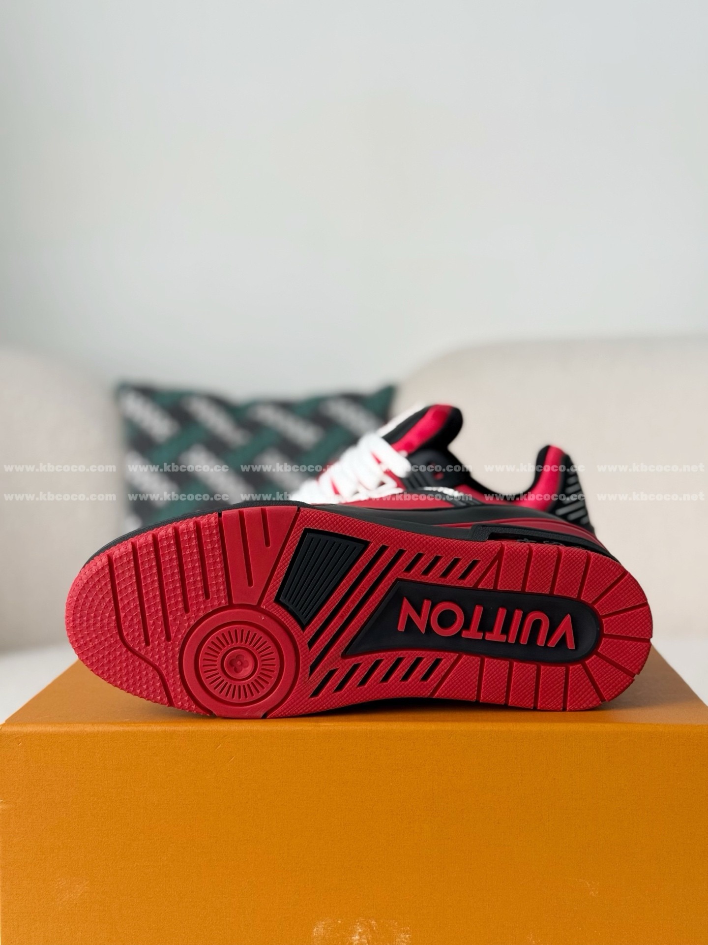 【#6107】 LOUIS VUITTON TRAINER SNEAKERS