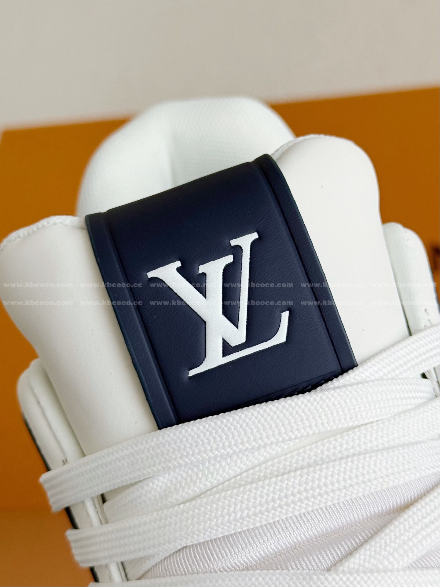 【#5974】LOUIS VUITTON TRAINER SNEAKERS
