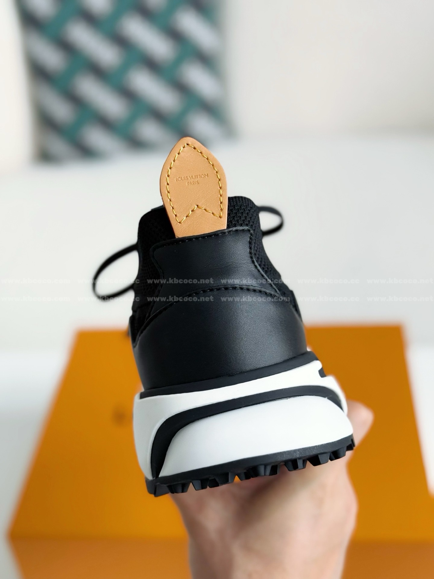 【#5967】 LOUIS VUITTON RUNNER TATIC SNEAKERS