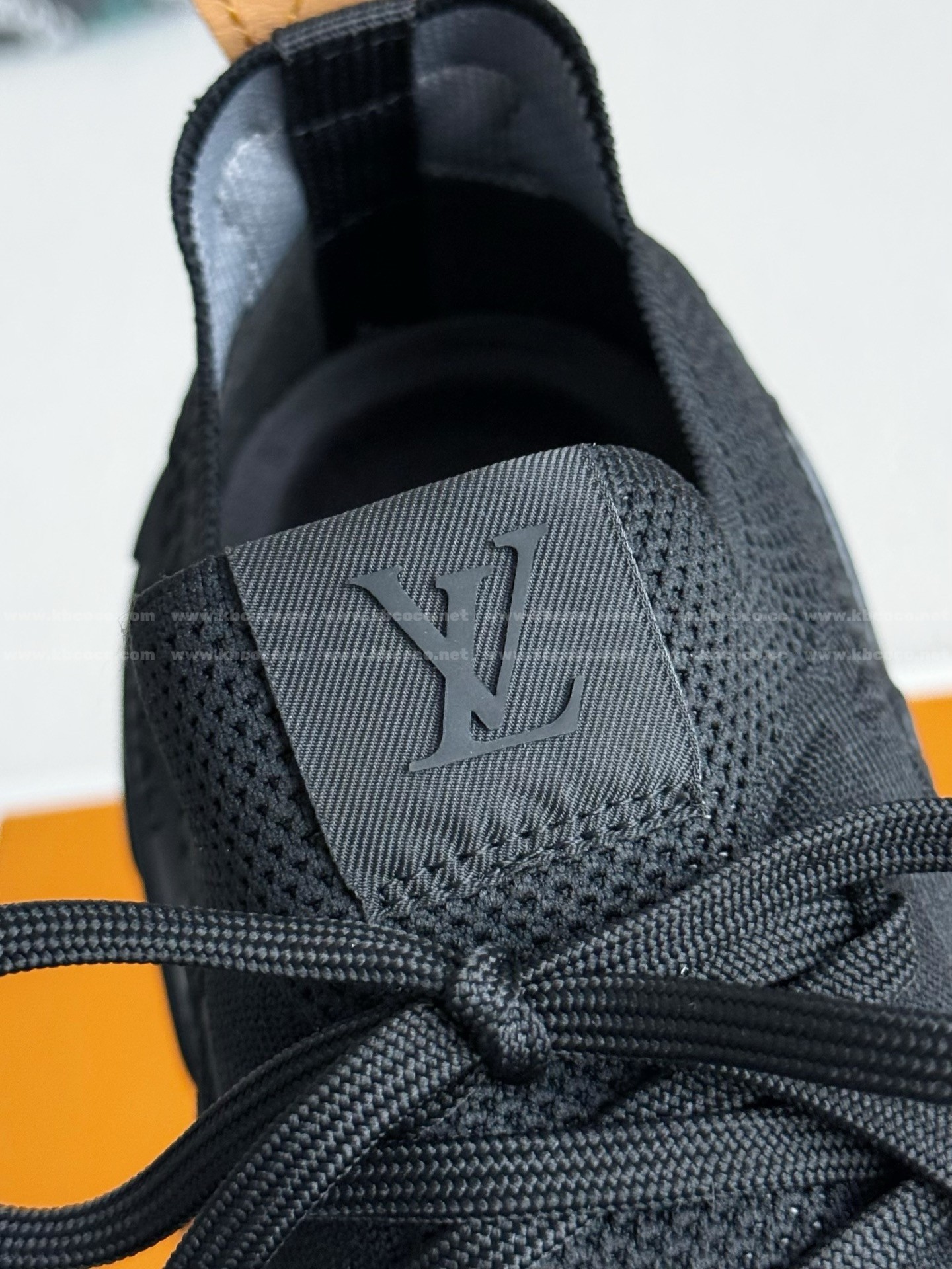 【#5969】 LOUIS VUITTON RUNNER TATIC SNEAKERS