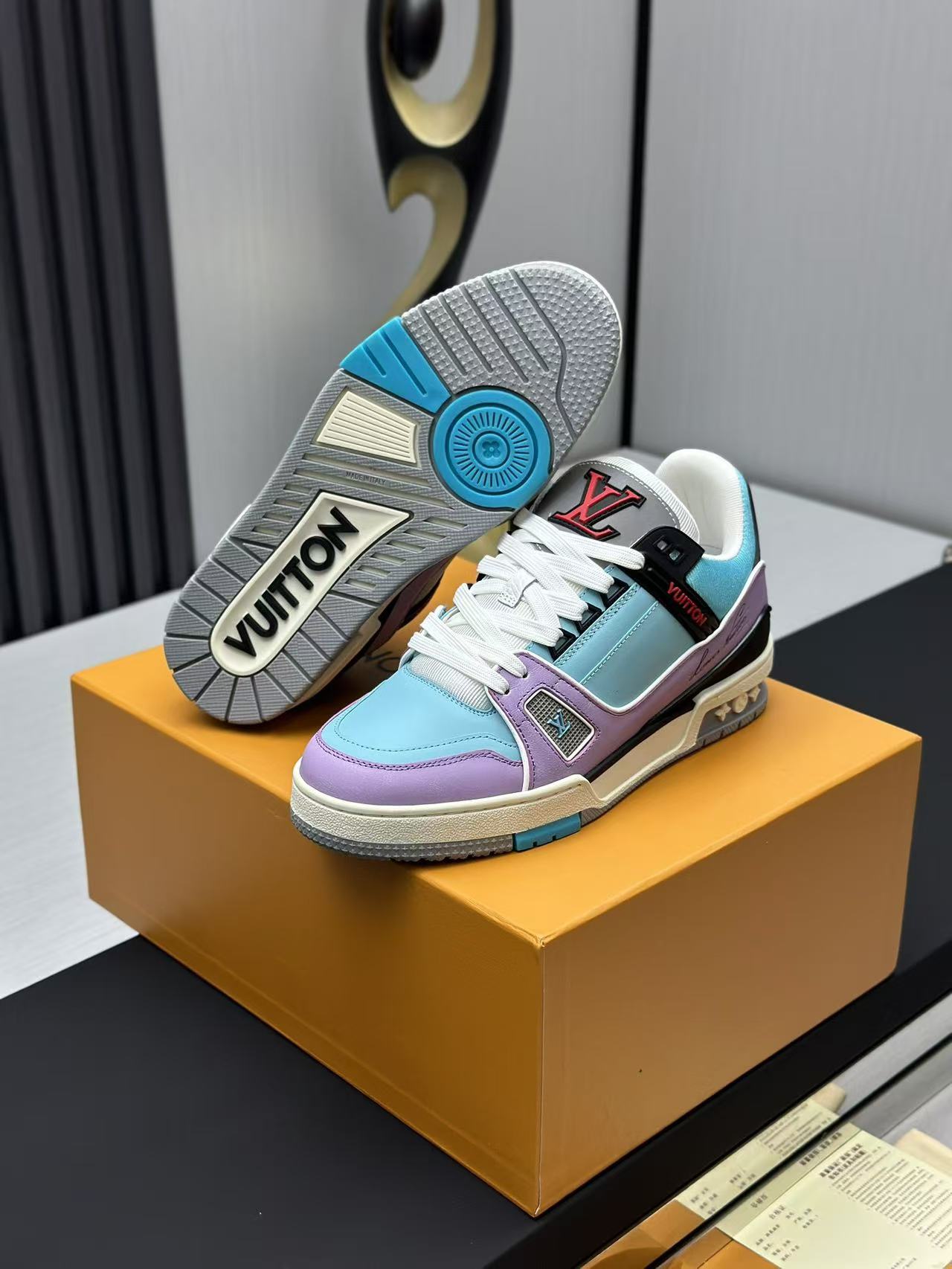 【#2815】 LOUIS VUITTON TRAINER Sneakers