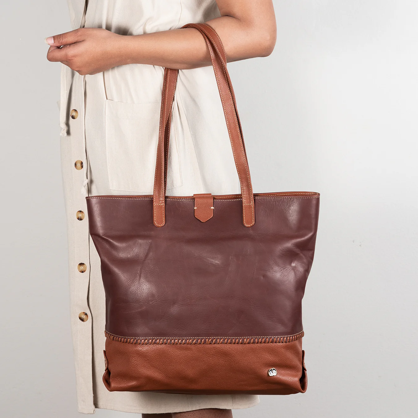 Omari : Ladies Leather Shopper Handbag in Raisin Relaxa & Suede Cayak