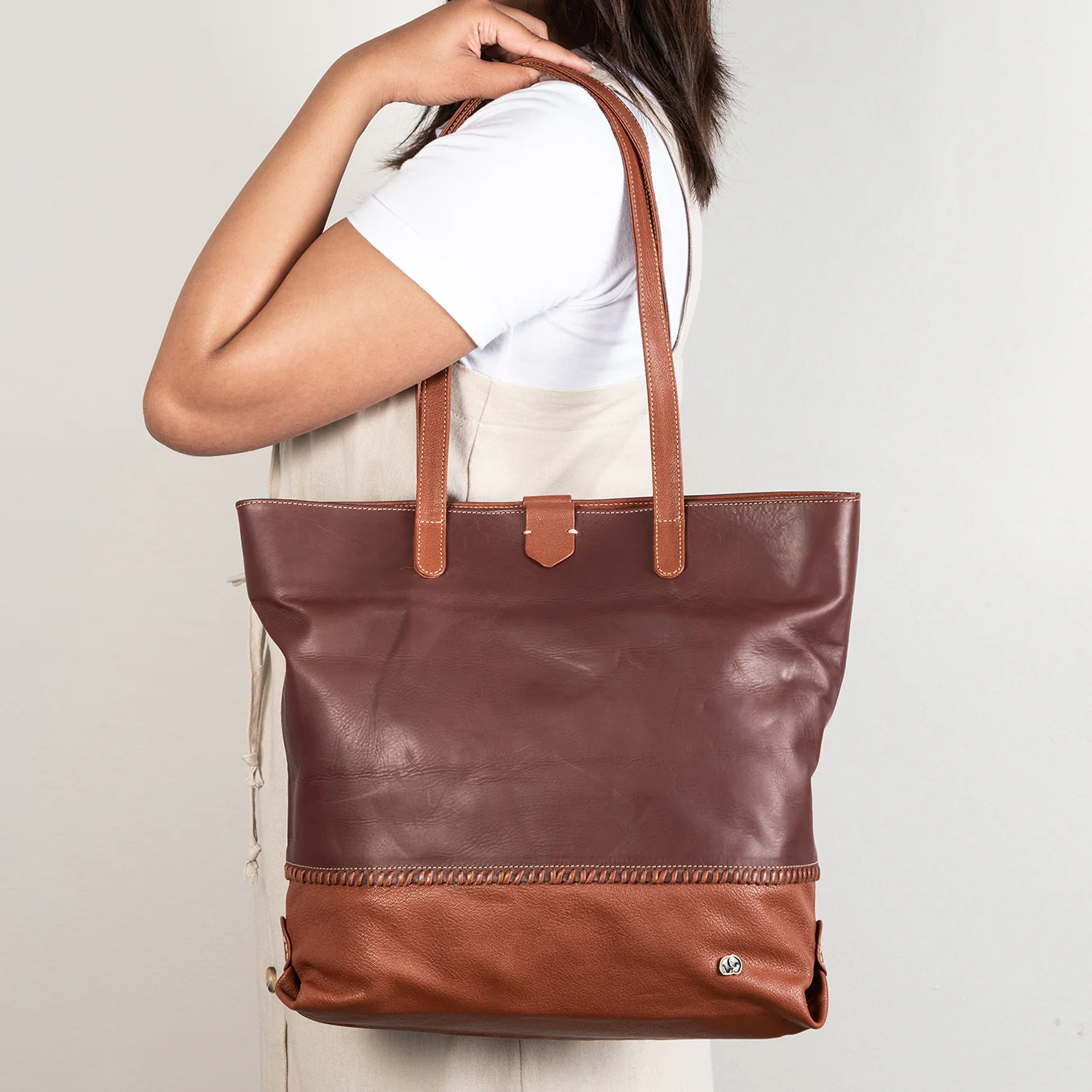 Omari : Ladies Leather Shopper Handbag in Raisin Relaxa & Suede Cayak