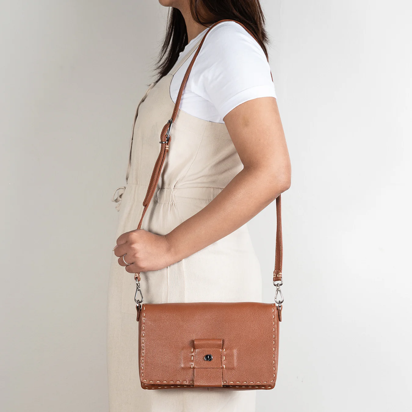 Liana : Ladies Leather Crossbody Handbag in Suede Cayak