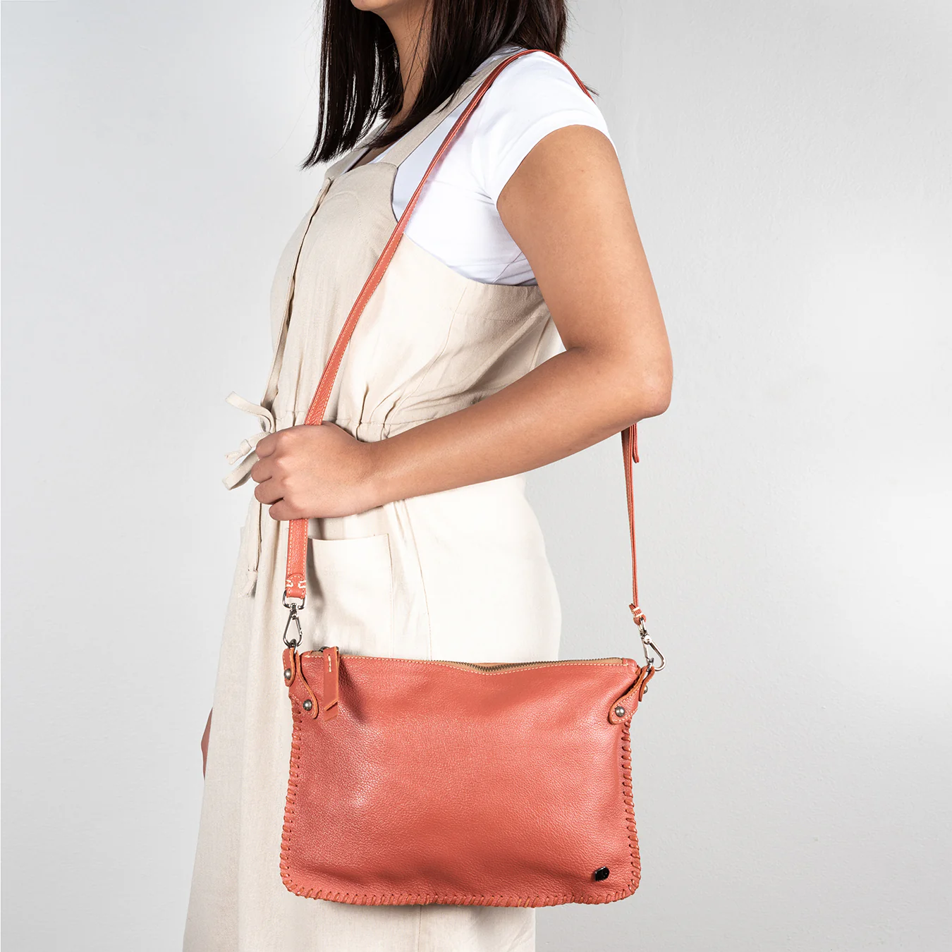 Rantu : Ladies Leather Crossbody Handbag in Burnt Orange