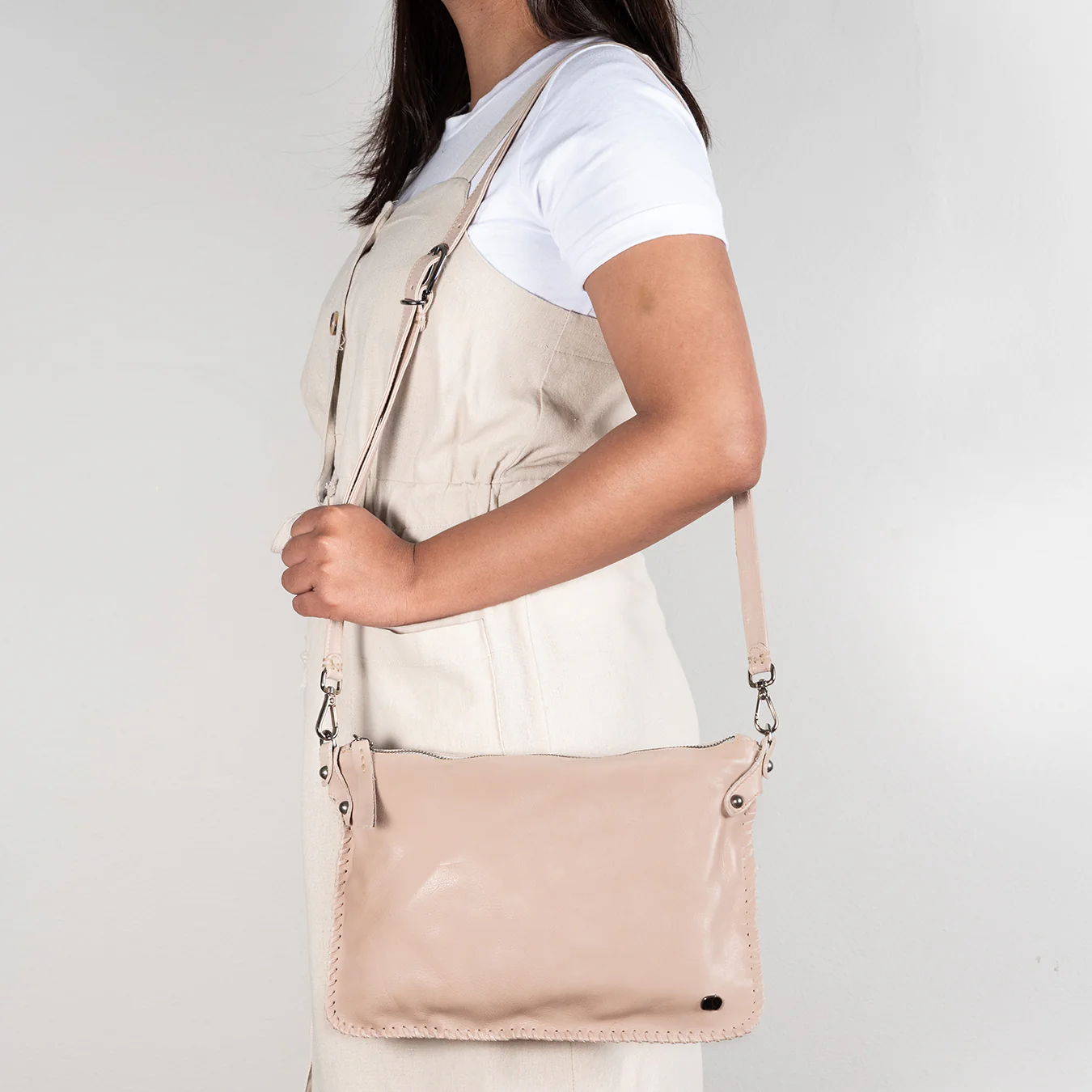 Rantu : Ladies Leather Crossbody Handbag in Gravel