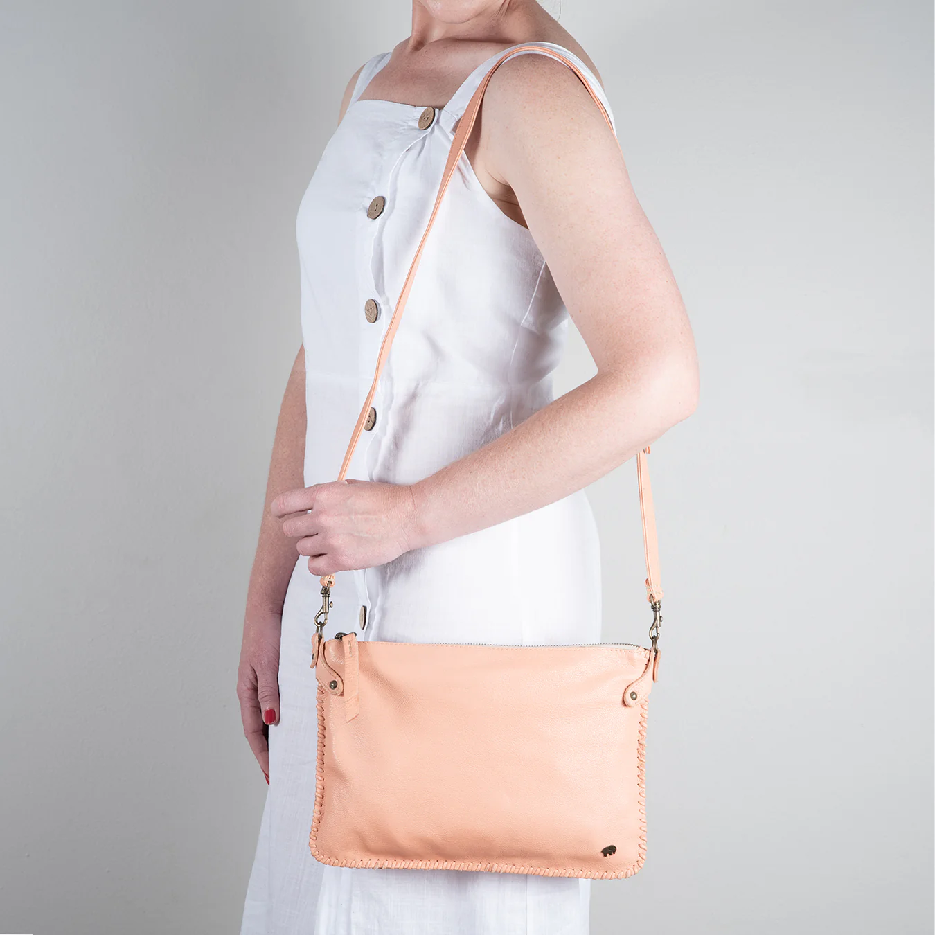 Rantu : Ladies Leather Crossbody Handbag in Papaya