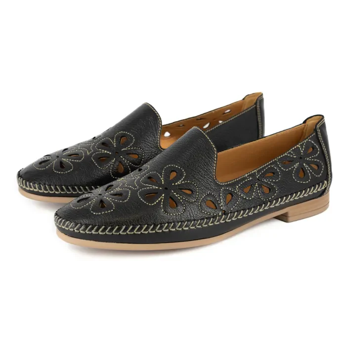 Balulekile : Ladies Leather Shoe in Black Cayak