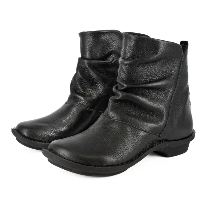 Owakihle : Ladies Leather Ankle Boot in Black