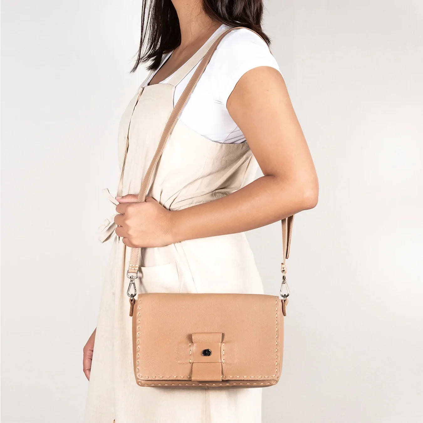 Liana : Ladies Leather Crossbody Handbag in Timber Cayak
