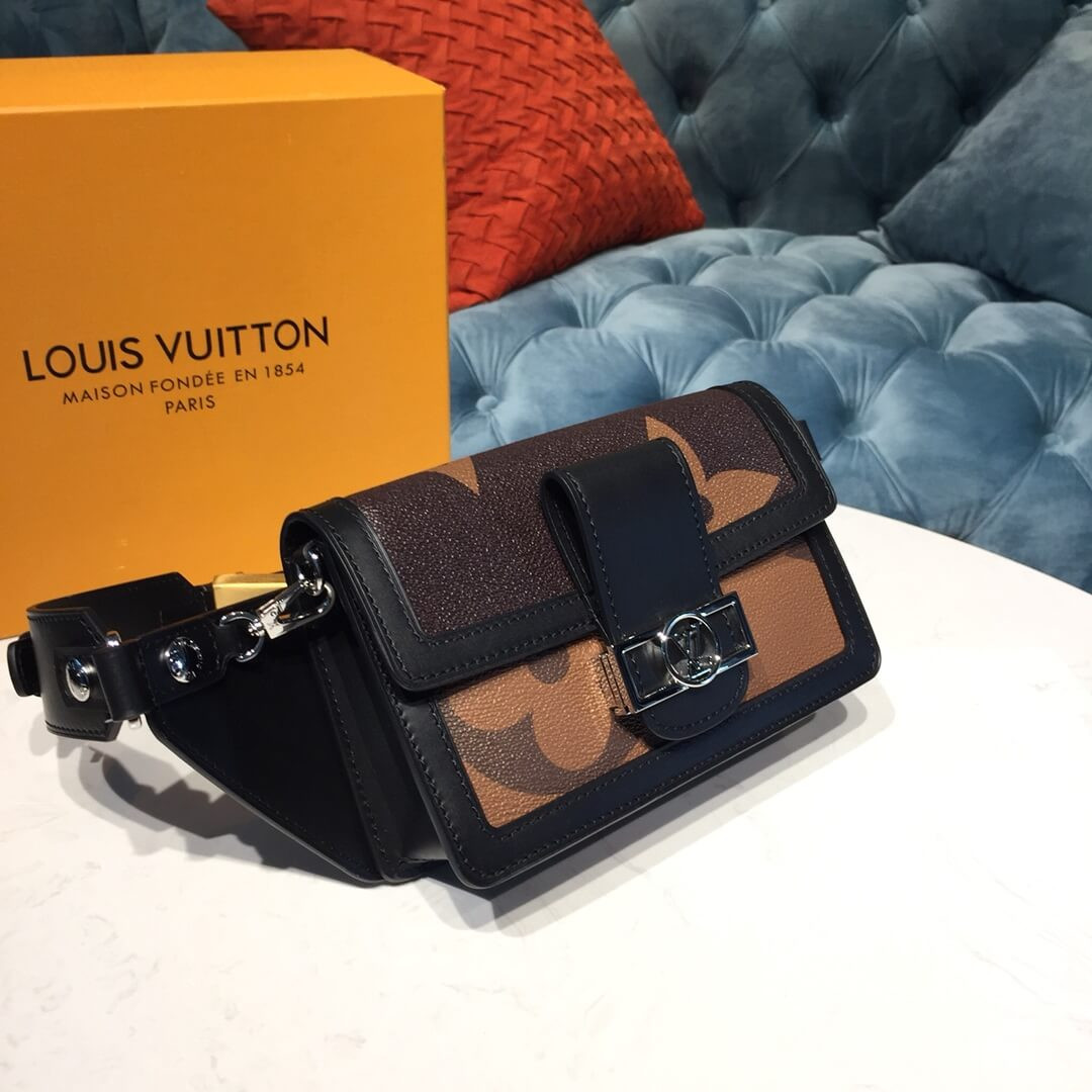 Louis Vuitton Bumbag Dauphine M67696