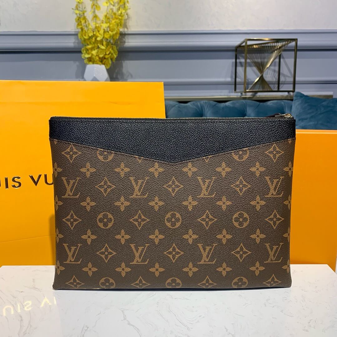 Louis Vuitton Monogram Canvas Daily Pouch M62942