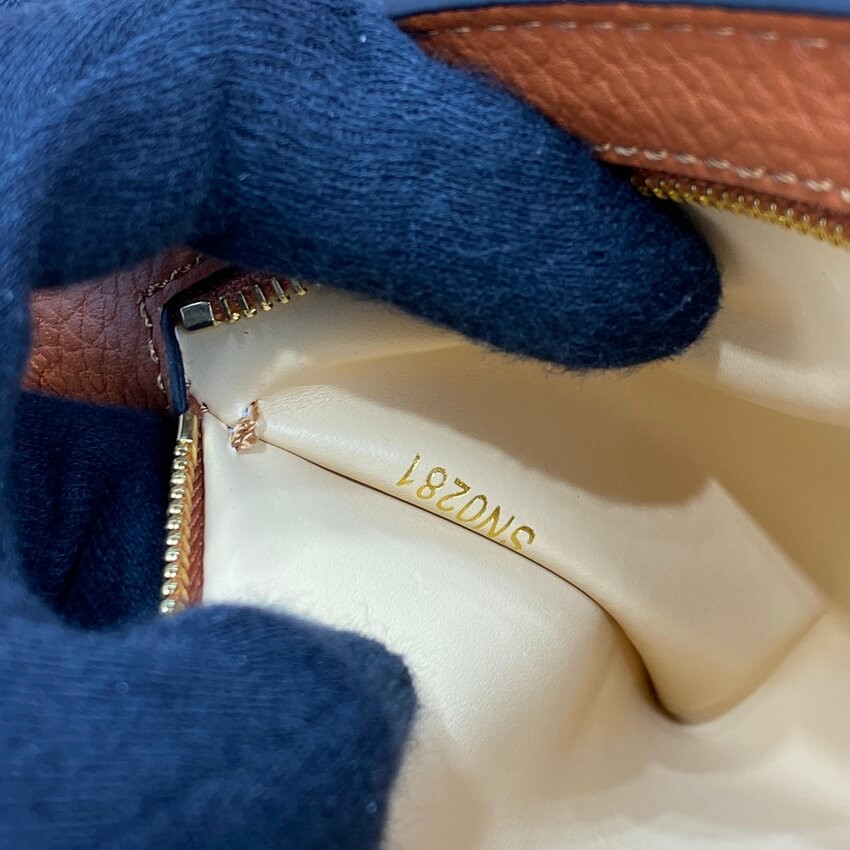 Louis Vuitton Capucines BB M59266 Gold/Noir