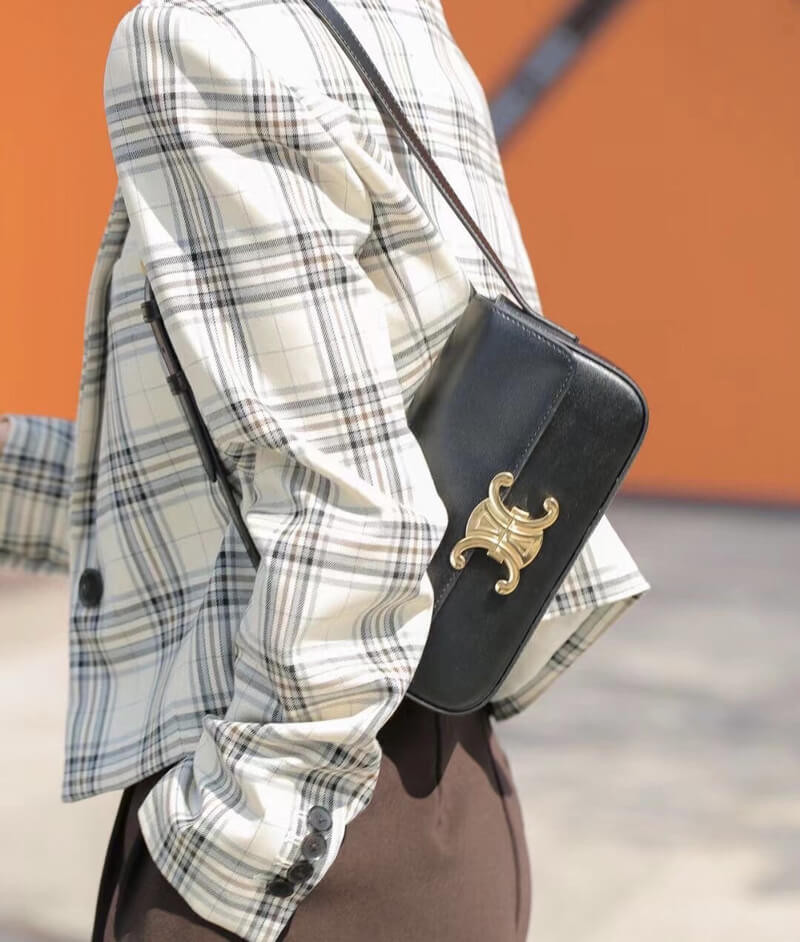 Celine Triomphe Shoulder Bag In Shiny Calfskin 194143 Black