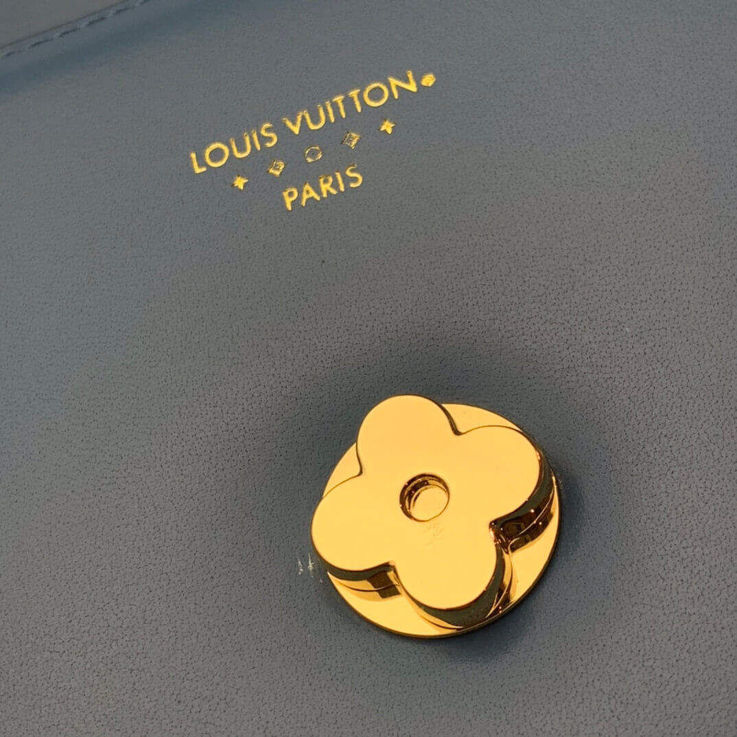 Louis Vuitton LV Pont 9 M55947