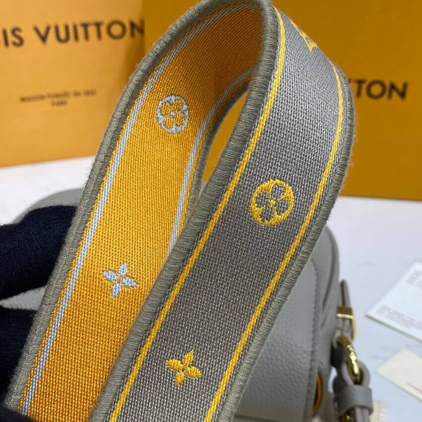 Louis Vuitton LV Pont 9 Soft PM M58728