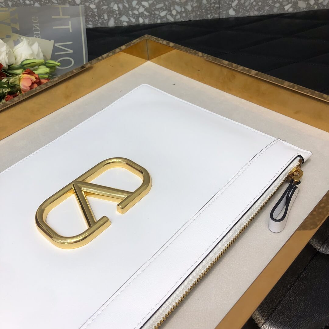 Valentino Garavani V-Ring Pouch A0269