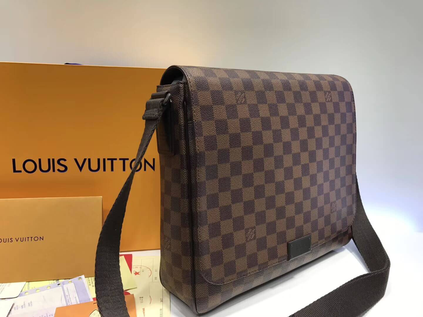 Louis Vuitton Damier Ebene Canvas District MM N41213