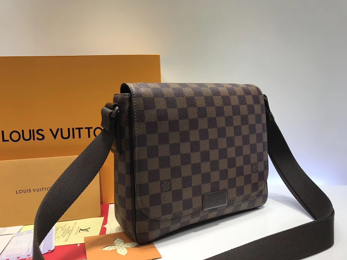 Louis Vuitton Damier Ebene Canvas District PM N41212