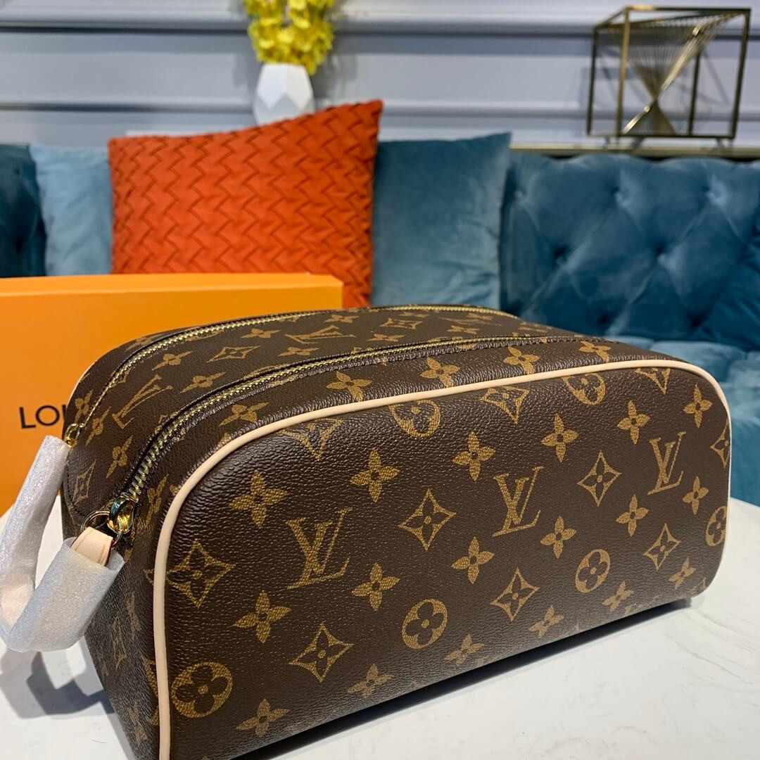Louis Vuitton Monogram Canvas King Size Toiletry Bag M47528