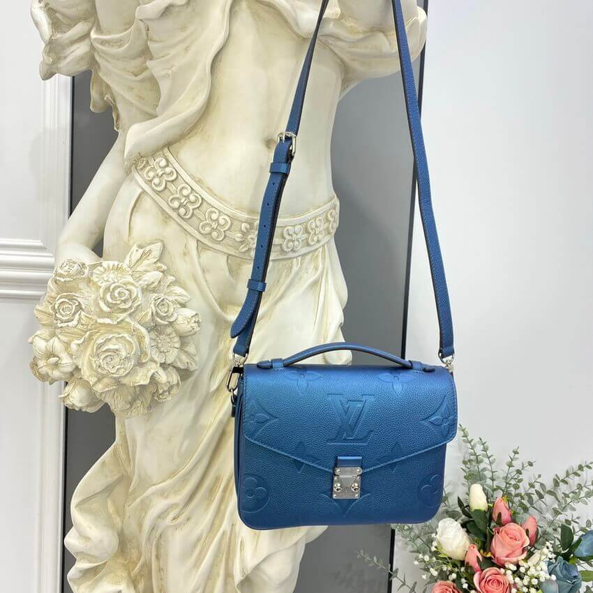 Louis Vuitton Pochette Metis M59211 Navy Nacre