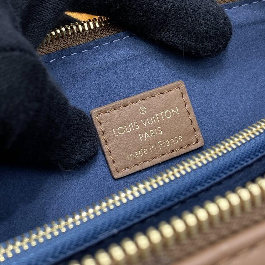 Louis Vuitton Coussin PM M59277 Taupe