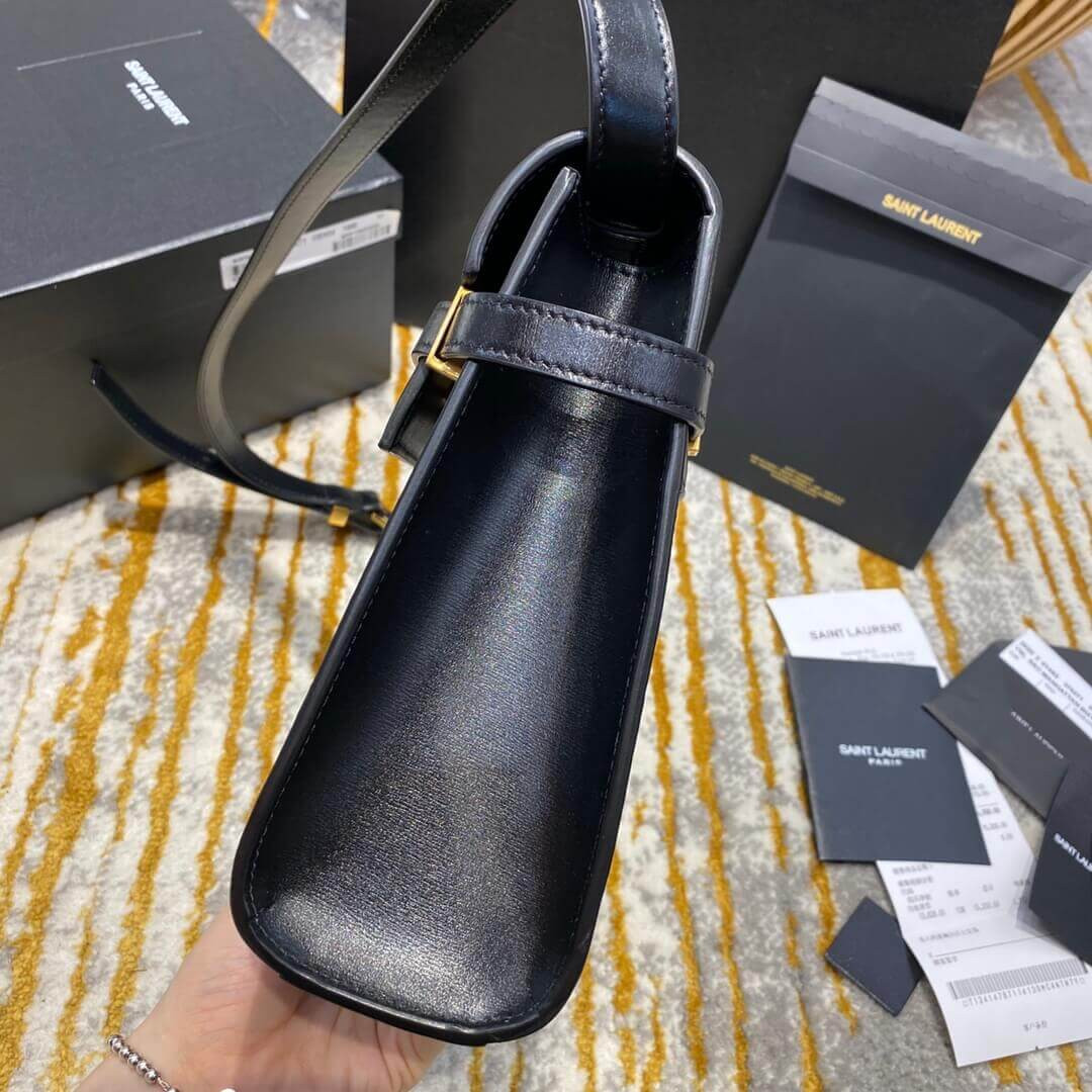 Saint Laurent Manhattan Shoulder Bag In Smooth Leather 579271