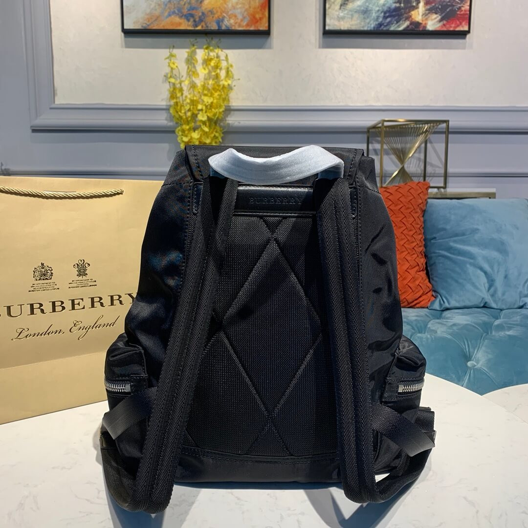 Burberry The Medium Rucksack in Logo Print Nylon 80116171