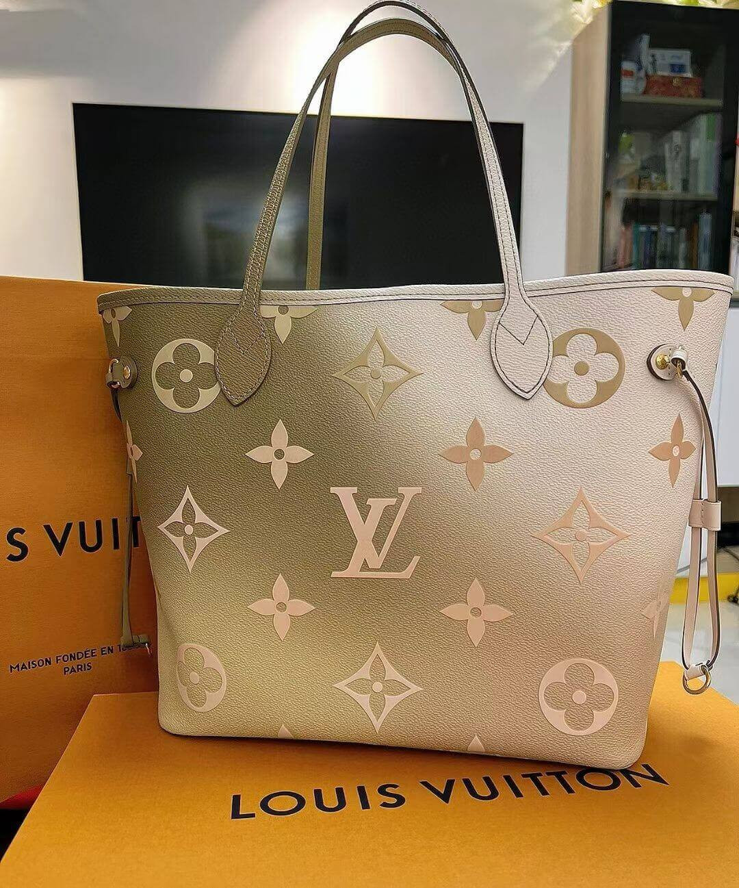 Louis Vuitton Neverfull MM M59859 Sunset Kaki