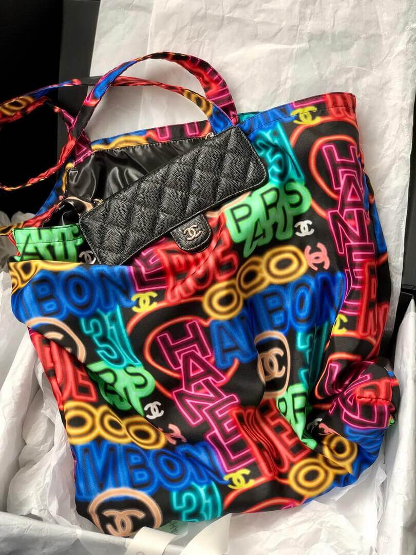 Chanel Foldable Tote Bag With Chain AP2095