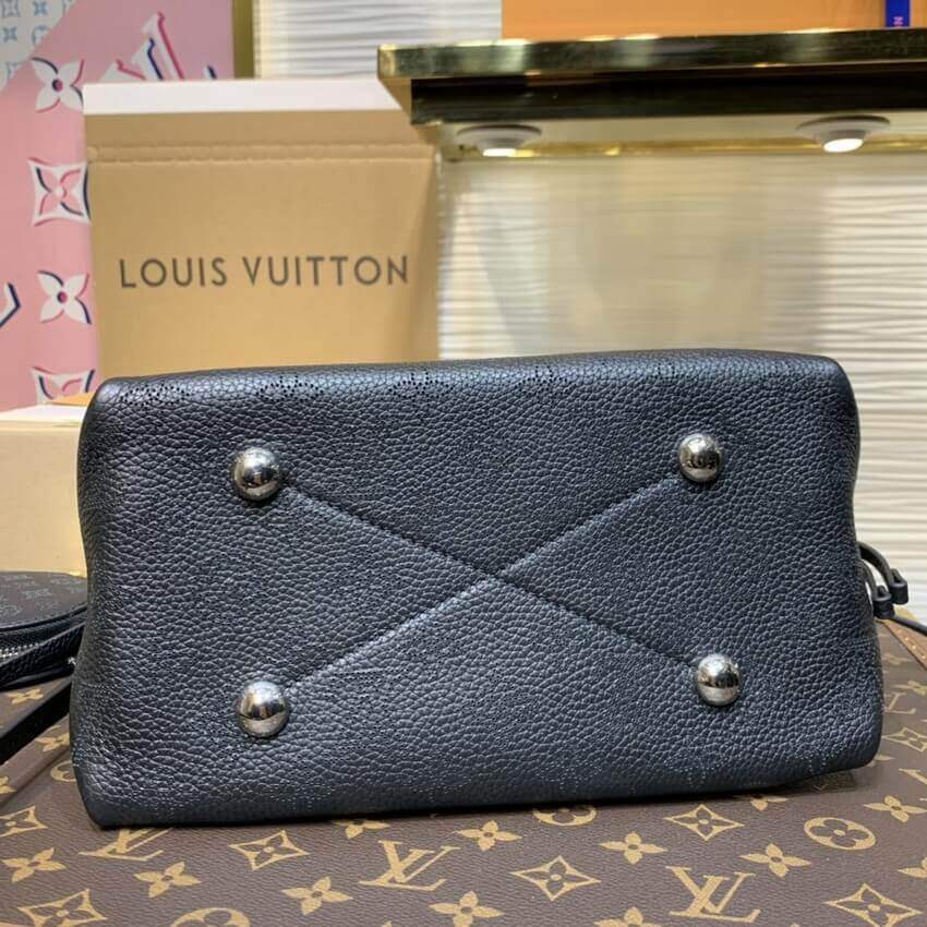 Louis Vuitton Mahina Leather Bella M57070