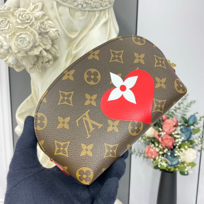Louis Vuitton Game On Pochette Cosmetique M80283