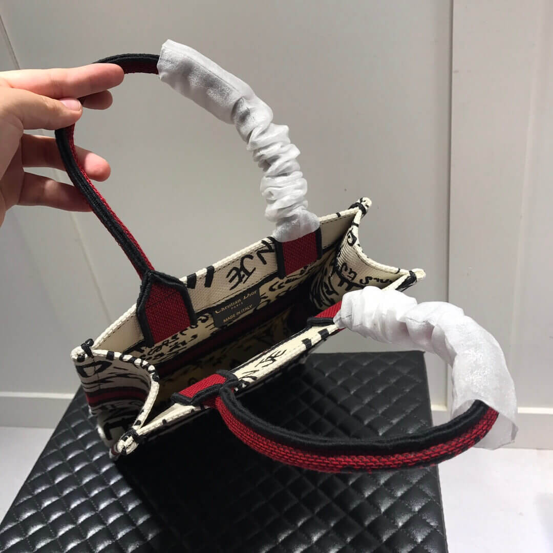 Dior Dioramour Vertical Book Tote Bag M1272