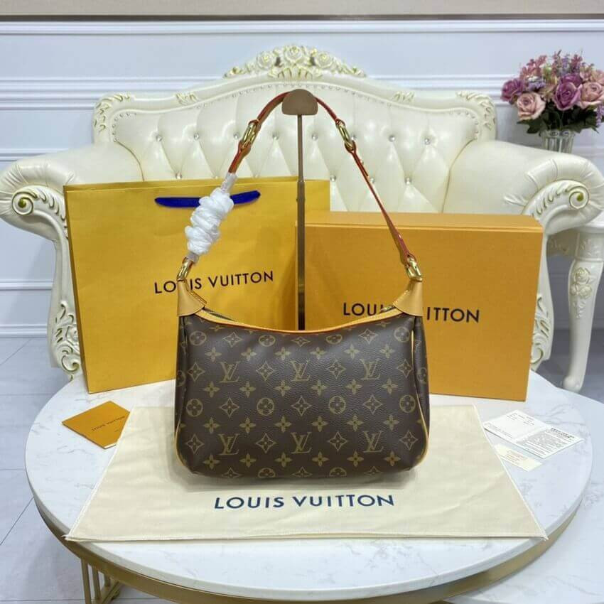 Louis Vuitton Tikal GM Shoulder Bag M40077