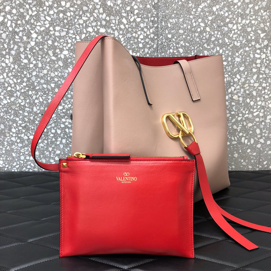 Valentino Garavani Large Vring Shopping Tote A0090