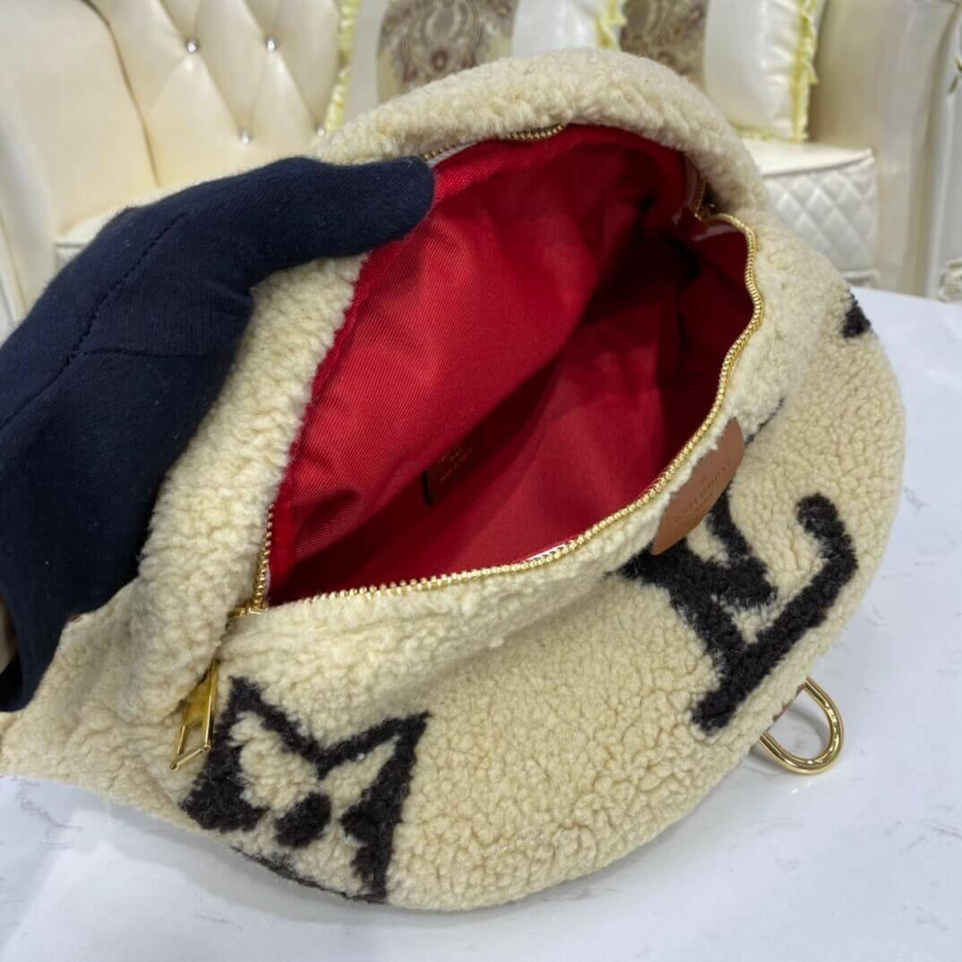 Louis Vuitton Bumbag M55425