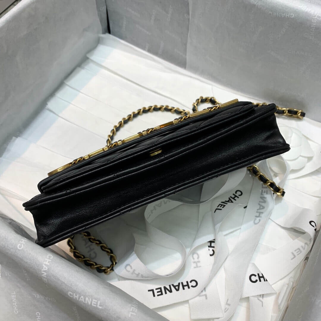 Chanel Front Logo 19cm Flap Bag 88826