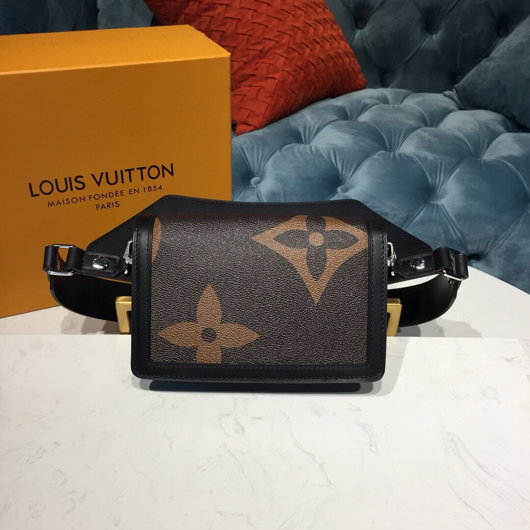 Louis Vuitton Bumbag Dauphine M67696
