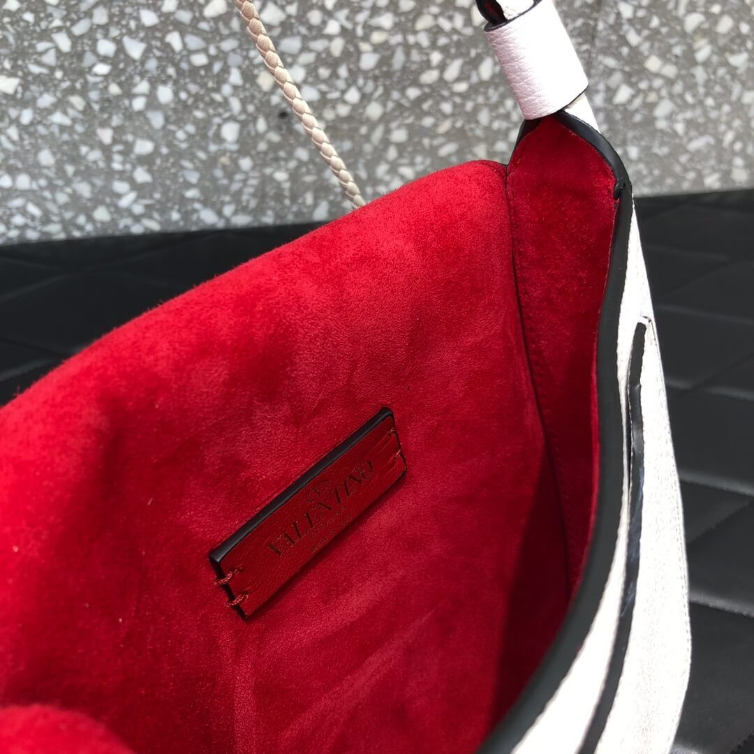 Valentino Garavani Medium Vring Crossbody Bag 0510