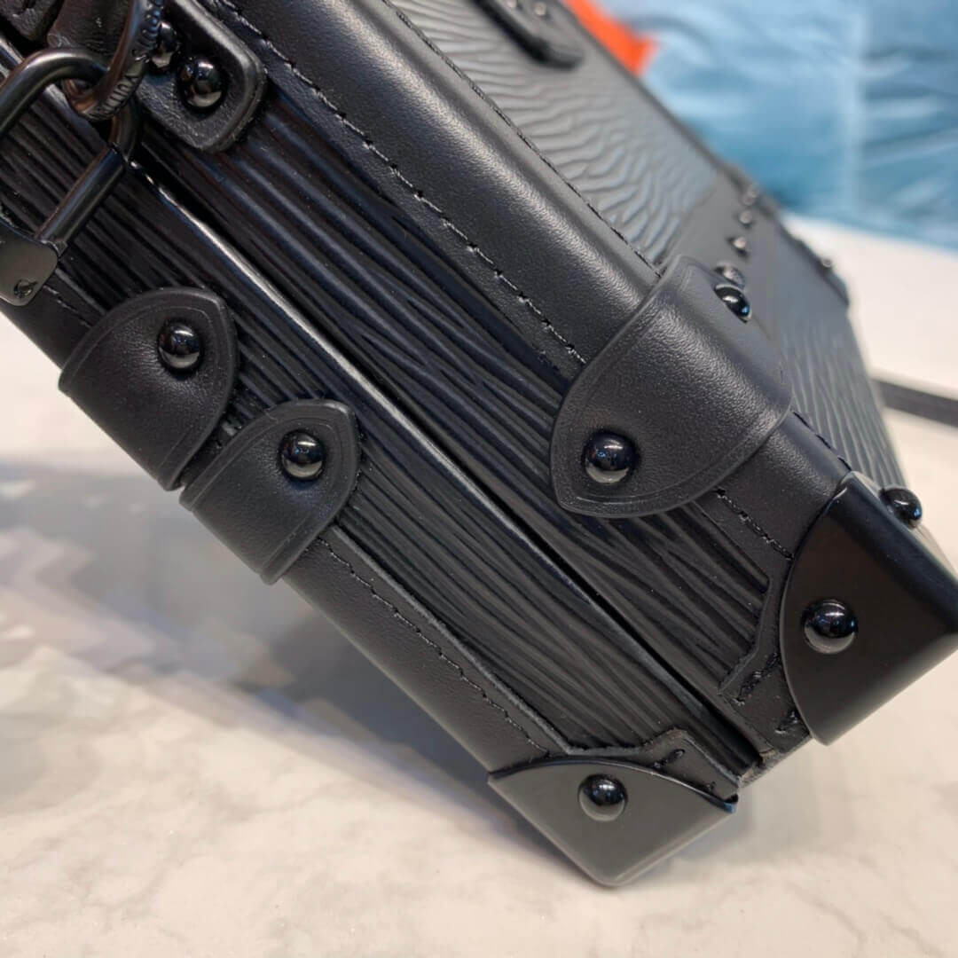 Louis Vuitton Petite Malle M55859