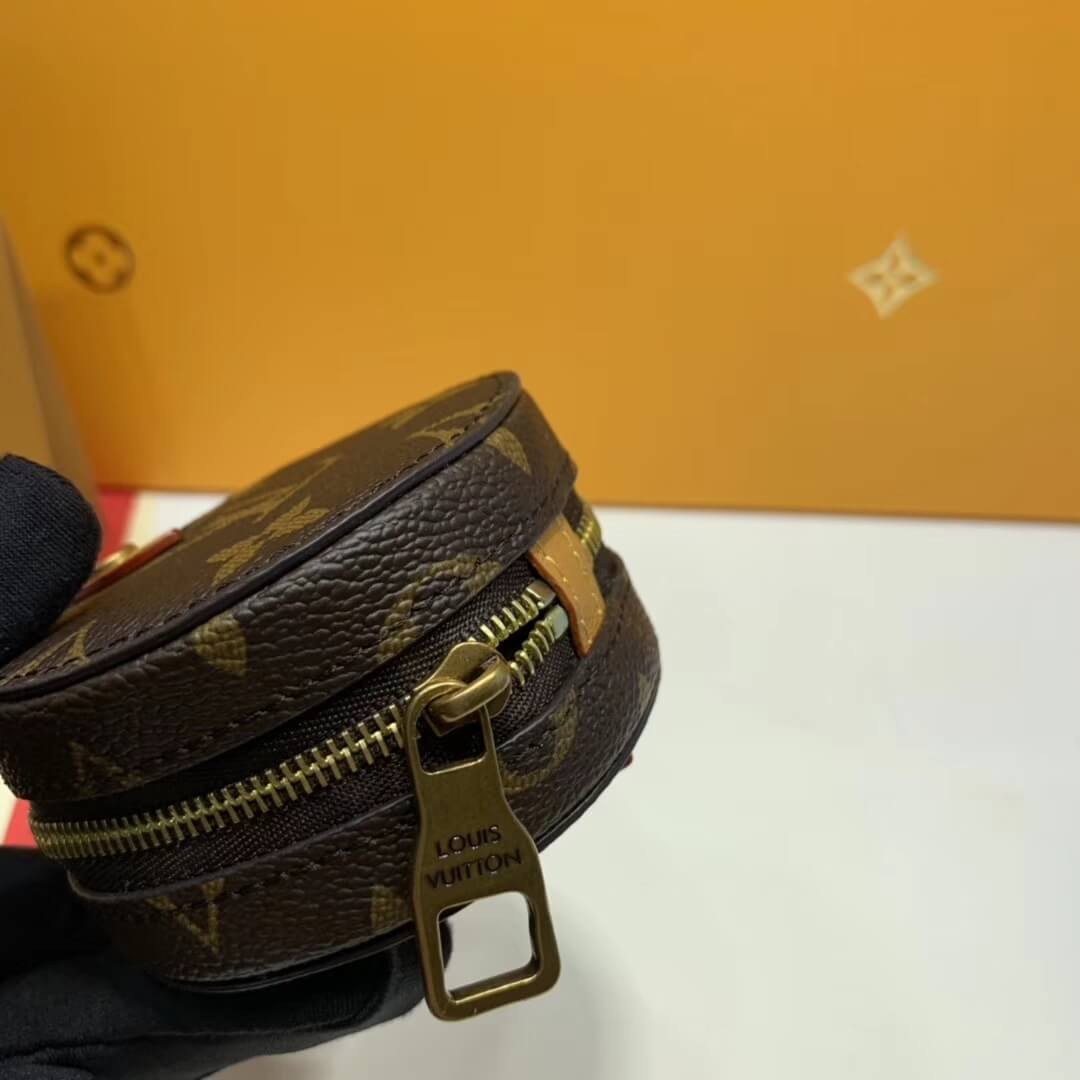 Louis Vuitton Monogram Canvas Round Case M68524