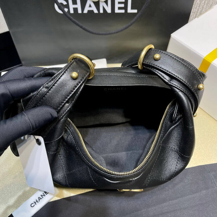 Chanel Black Calfskin Leathe Hobo Bag AS2910
