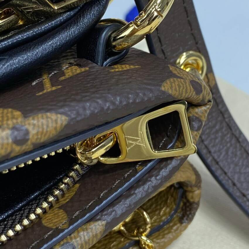 Louis Vuitton LV3 Pouch M45412