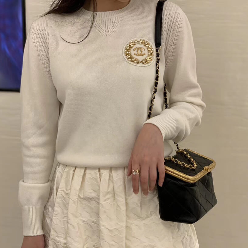 Chanel Lambskin Kiss-Lock Clasp Bag AS1886