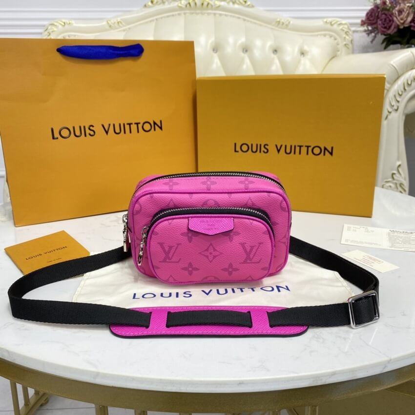 Louis Vuitton Outdoor Pouch Rosy M30781