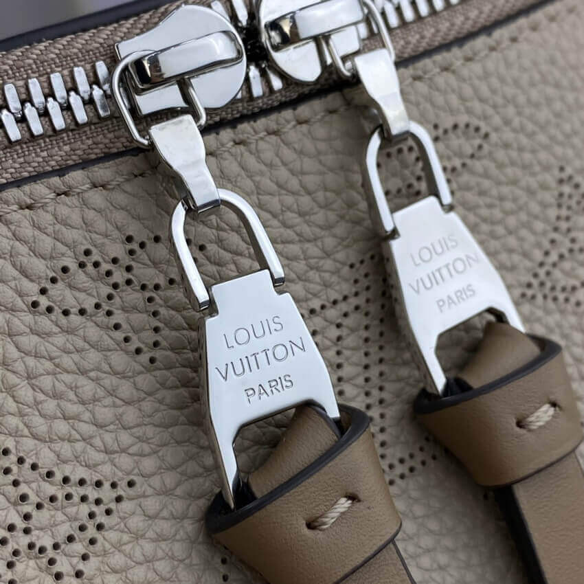 Louis Vuitton Beaubourg Hobo MM M56084