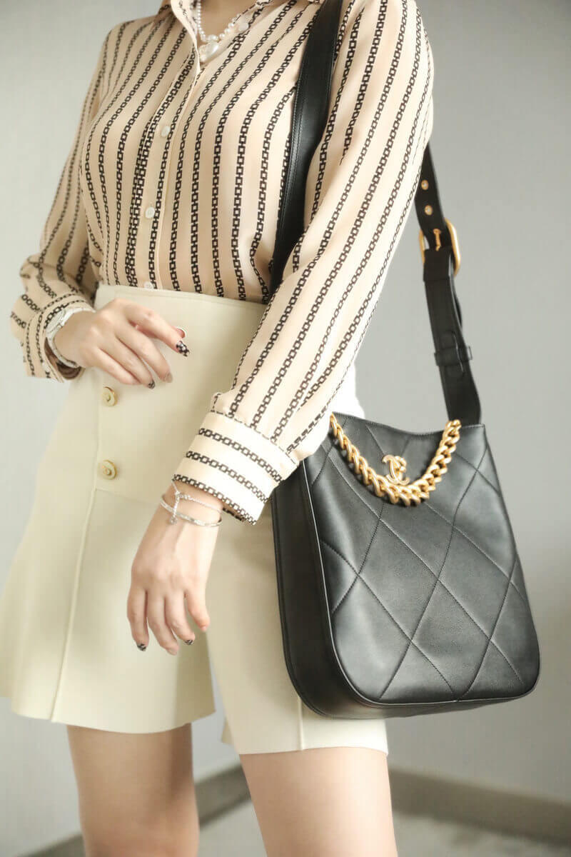 Chanel Hobo Handbag Calfskin Black AS2844