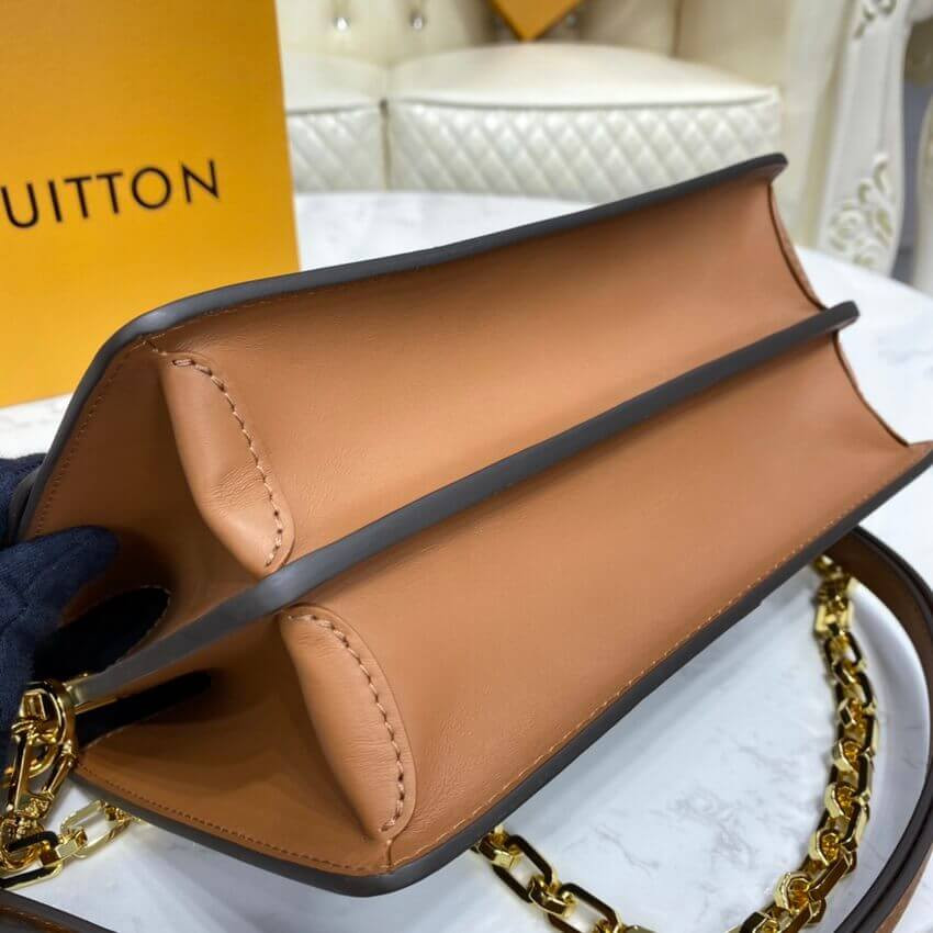 Louis Vuitton Dauphine MM M44391