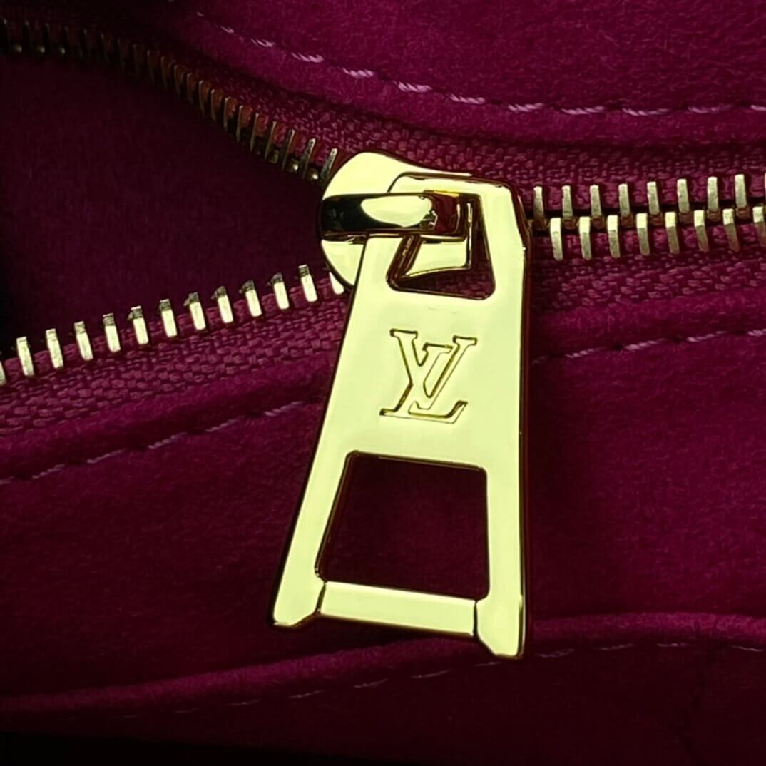 Louis Vuitton Onthego GM M56958 In Leather and Shearling